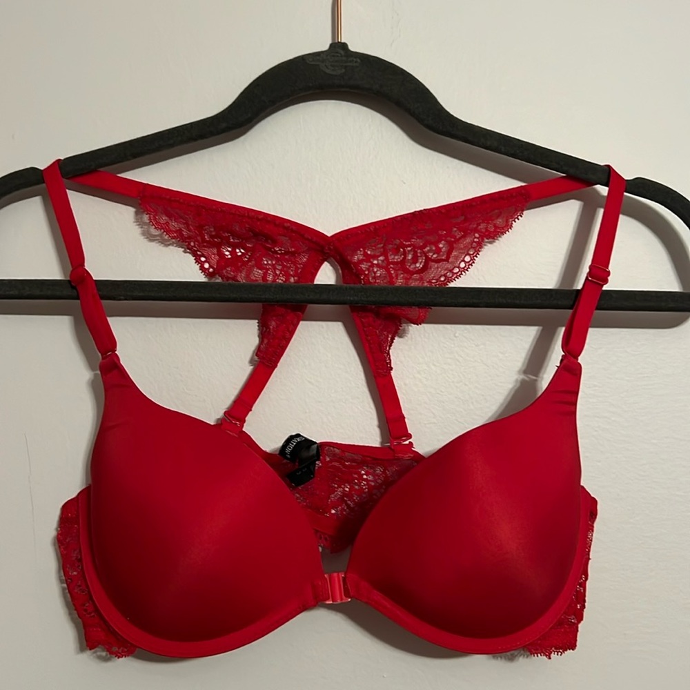 Red Lace Front Clasp Convertible Straps Bra by EVE